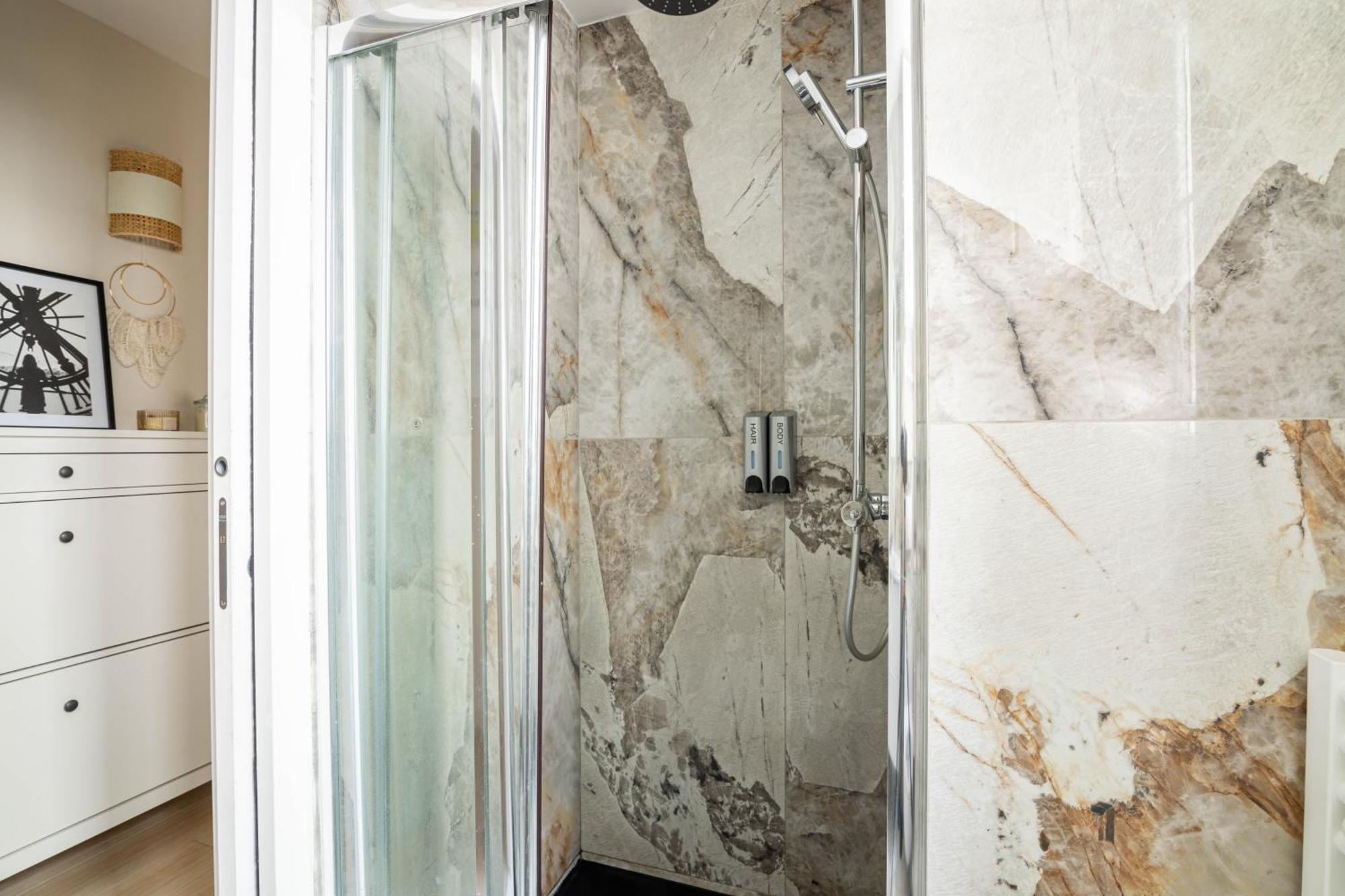 Luxurious 1 Bedroom Quartier De La Bastille Free Netflix パリ エクステリア 写真